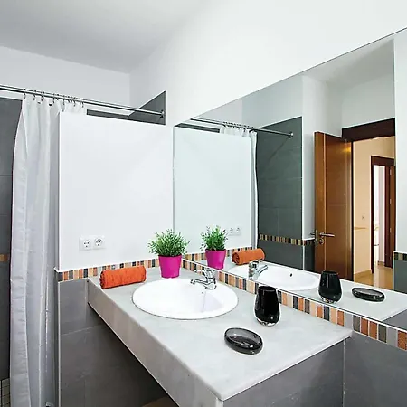 Playa Blanca Sleeps 6 Air Con Wifi Vila *